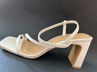 Tacones H&M blancos talla 39