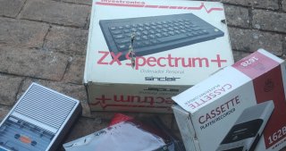 Lote ZX Spectrum + Investronica con TV e accessori