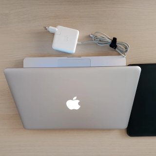 MacBook Pro Apple Plata y Azul