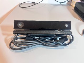Xbox One 500GB Negra + Sensor Kinect+ Mando