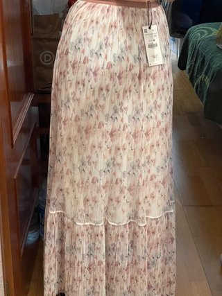 Falda larga Zara floral plisada