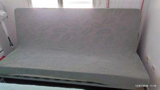 Sofá cama madera y metal.