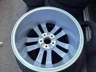 Opel Insignia 2008 - Llanta de 17" nueva u.1
