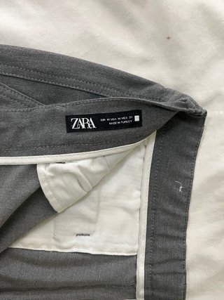 Pantalón Cargo Zara gris talla M (31)