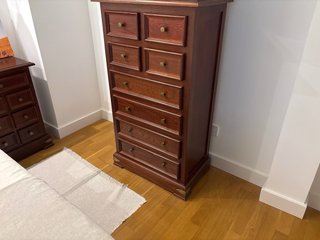 Cómoda de madera con 8 cajones