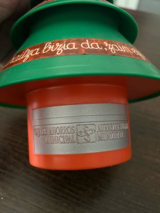 Hucha árbol de caja de ahorros municipal