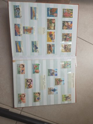 Álbum de sellos de vaios paises series completas