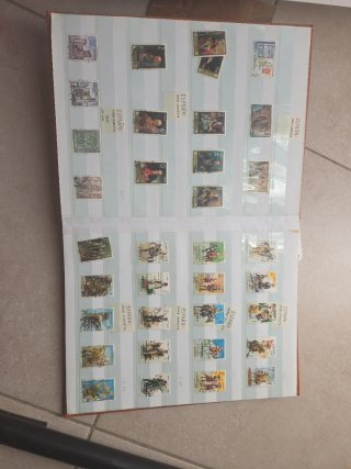 Álbum de sellos de vaios paises series completas