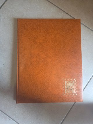 Álbum de sellos de vaios paises series completas