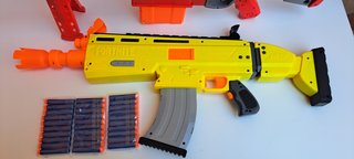 Set 2 Nerf Fortnite (1 Elettrico + 1 Sniper) - Per