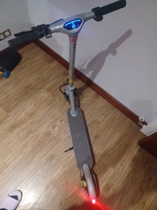 Patinete eléctrico casi nuevo