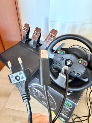 Thrustmaster TMX Pro Force Feedback + Pedales