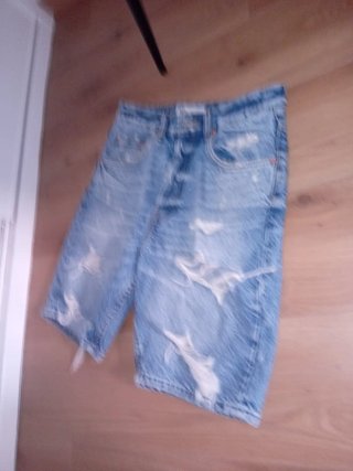 Pantalón vaquero Zara desgastado