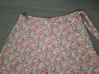 Falda pantalón floral talla S, de Tiffosi
