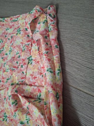 Falda pantalón floral talla S, de Tiffosi
