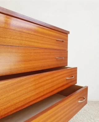 Cómoda Mid-Century | Madera embero. Vintage, 60s.