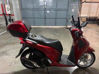 Honda SH125i 2018 Roja como nueva toda original