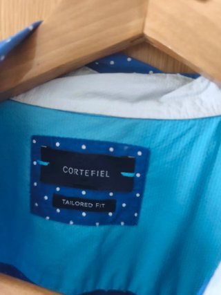 Camisa de vestir azul con puntos blancos Talla M-L