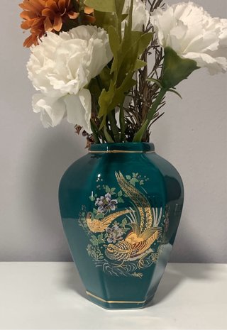 Jarrón chino decorativo con aves doradas
