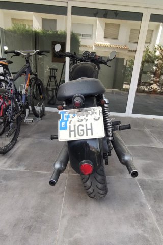 Triumph Bonneville T100 Negra