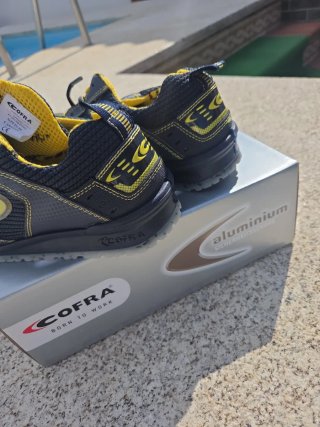 Zapatos de trabajo Cofra azul y amarillo
