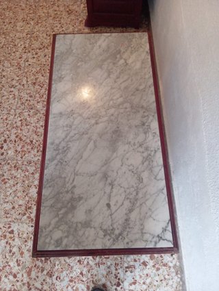 Mesa y cómoda
