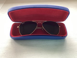 Estuche y Gafas Ray-Ban