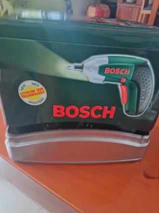 Pack Atornillador Bosch y lijadora orbital nuevos