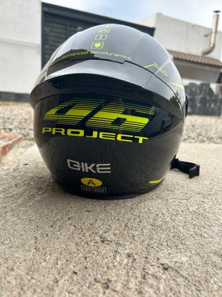 Casco QIKE VR46 Project Negro/Amarillo