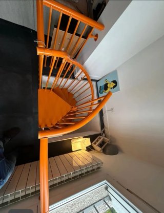 Escalera Caracol Fontanot Naranja