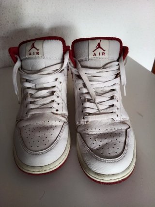 Zapatillas Jordan Rojas y Blancas