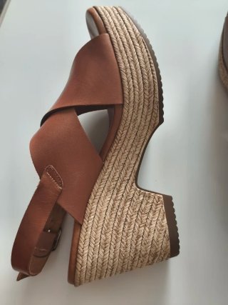 Sandalias cuña piel miMaO T.41