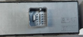 MANDO ELEVALUNAS DELANTERO IZQUIERDO VOLKSWAGEN P