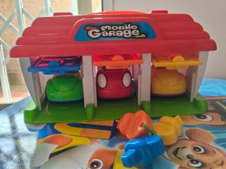 Garaje infantil con coches- BA