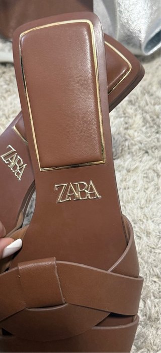 Chanclas Zara Marrones