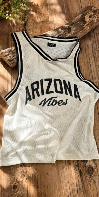 Camiseta Arizona Vibes estilo baloncesto