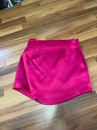 Falda mini satinada Zara fucsia