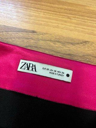 Falda mini satinada Zara fucsia