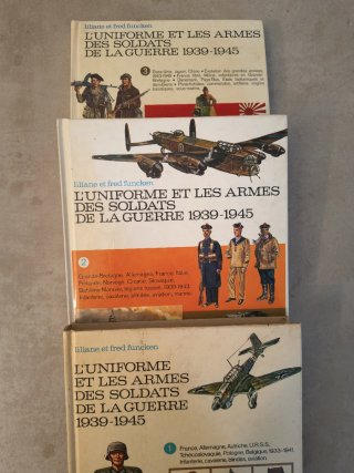 Libros Uniformes y Armas de la Guerra 1939-1945