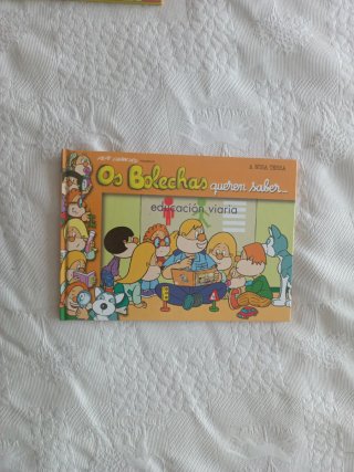 Lote de 5 libros en Gallego de Os Bolechas