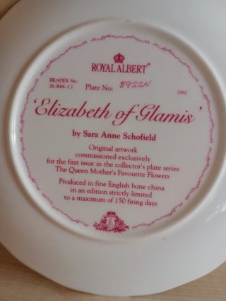 Plato decorativo de porcelana con rosas