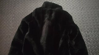 Chaqueta negra de pelo sintético