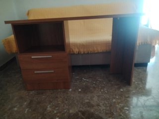 2 Scrivanie Marroni con 2 Cassetti