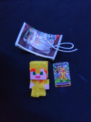 Kinder Joy Minecraft  Alex Armadura Dorada
