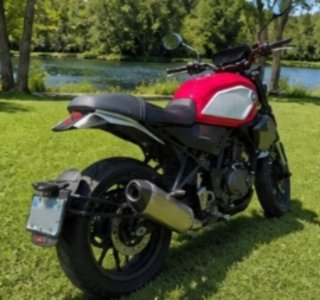 Hanway 125cc Naked Roja y Blanca