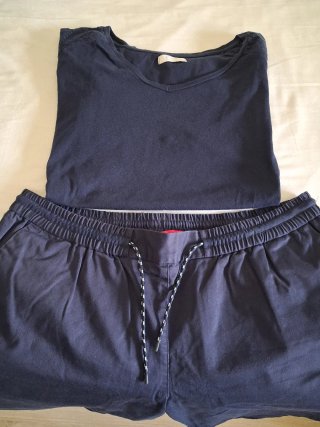Conjunto Bermuda y 2 Camisetas Talla XL