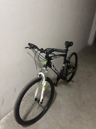 Bicicleta de Montaña Negra y Verde