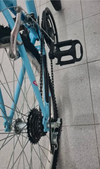 Bicicleta infantil 24 azul y blanca