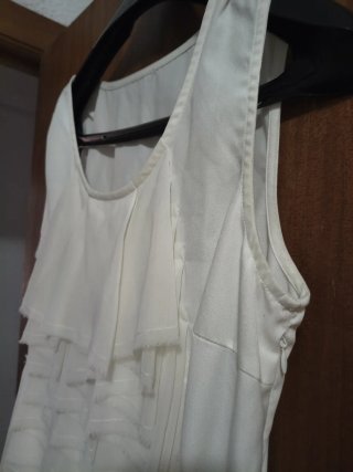 Vestido blanco con volantes
