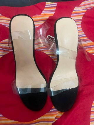 Zapatos de tacón transparentes negros